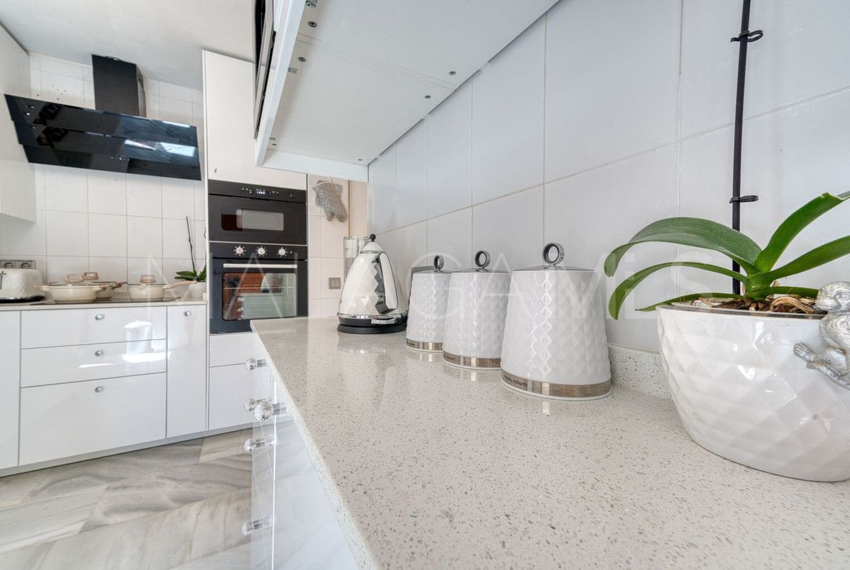 Villa for sale in Benahavis