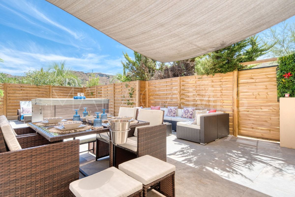 Villa for sale in Benahavis