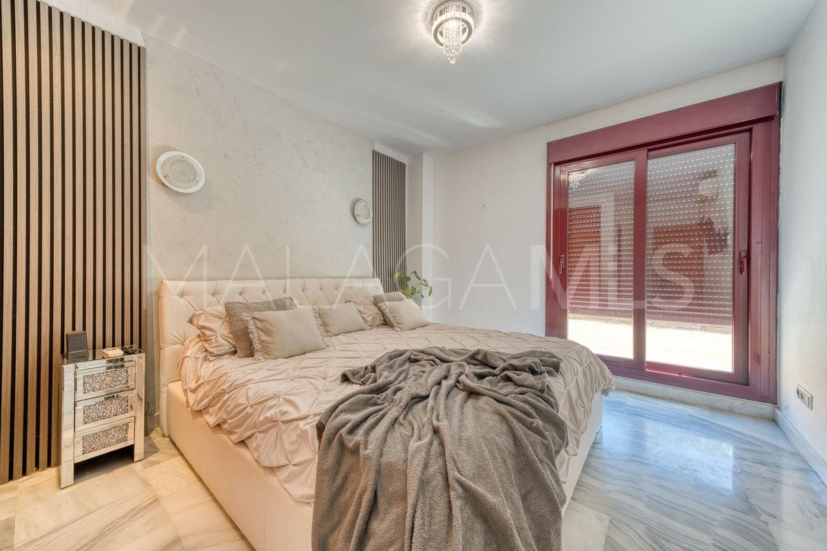 Villa for sale in Benahavis
