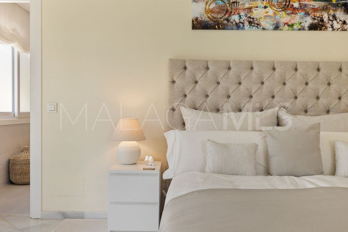 Villa with 6 bedrooms for sale in Nueva Andalucia