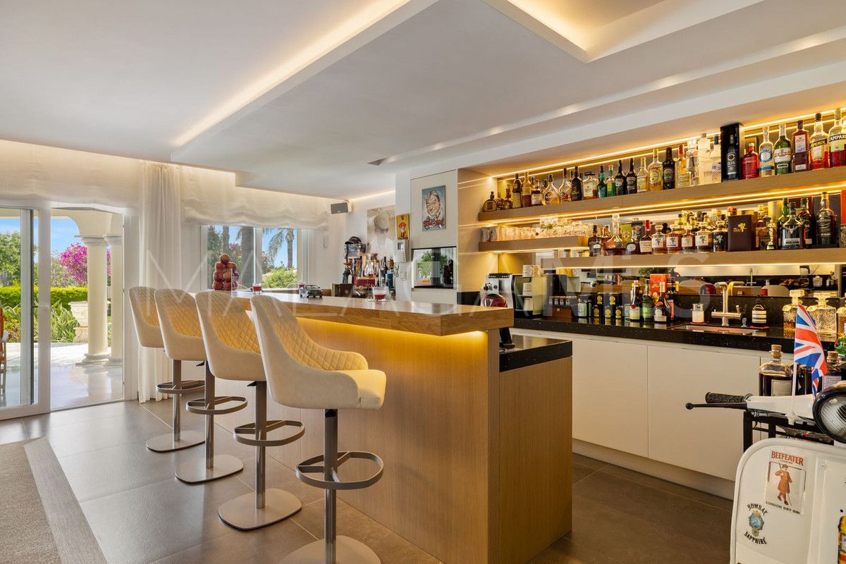 Villa with 6 bedrooms for sale in Nueva Andalucia