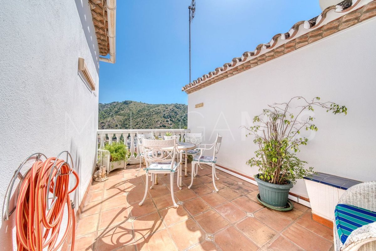 Se vende adosado in Benahavis with 3 bedrooms