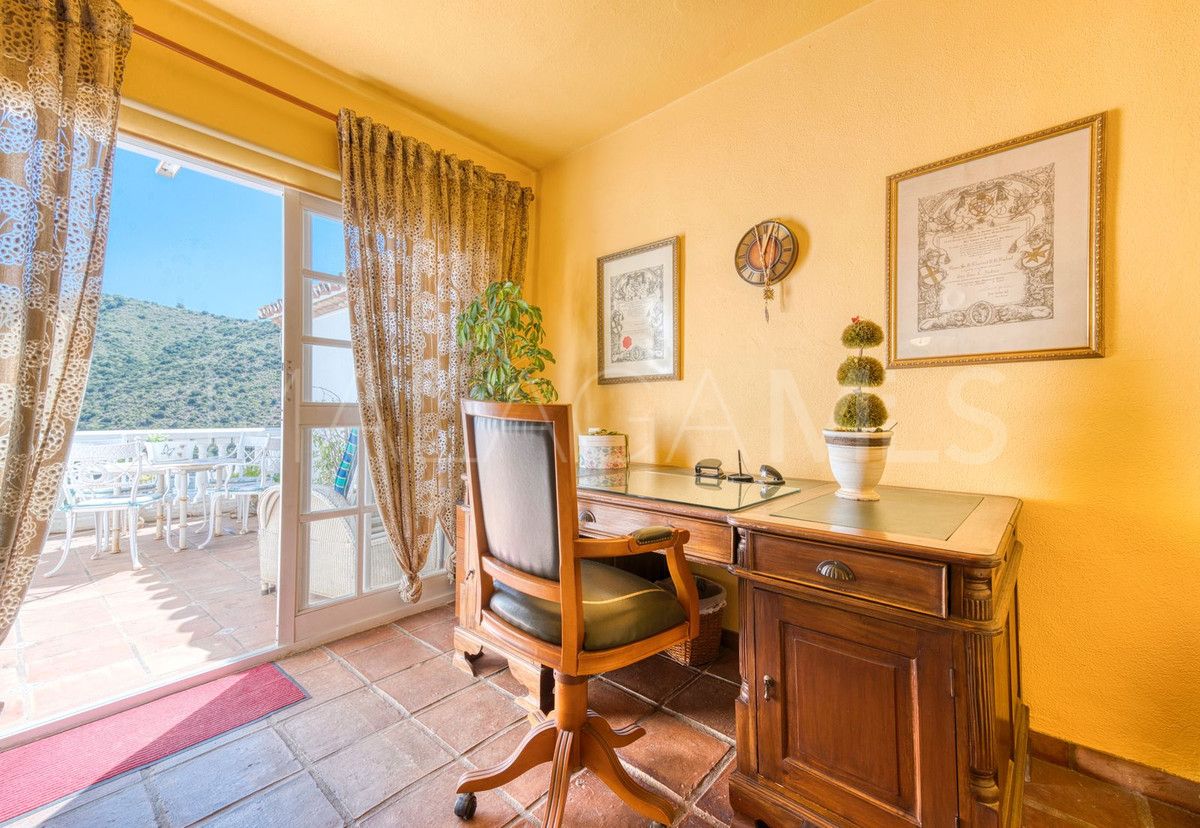 Se vende adosado in Benahavis with 3 bedrooms