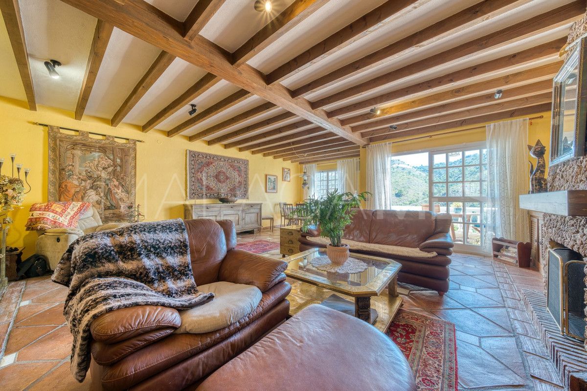 Se vende adosado in Benahavis with 3 bedrooms