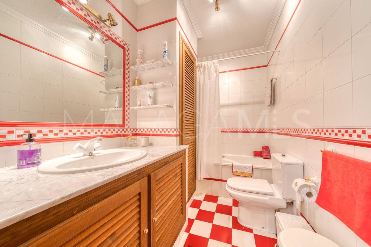 Se vende adosado in Benahavis with 3 bedrooms