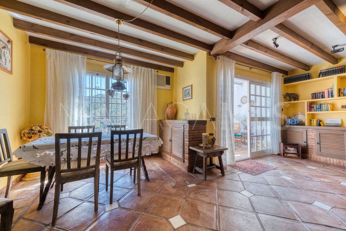 Se vende adosado in Benahavis with 3 bedrooms
