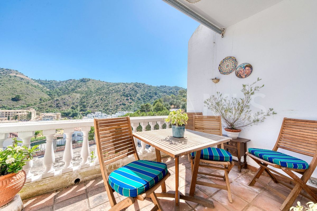 Se vende adosado in Benahavis with 3 bedrooms