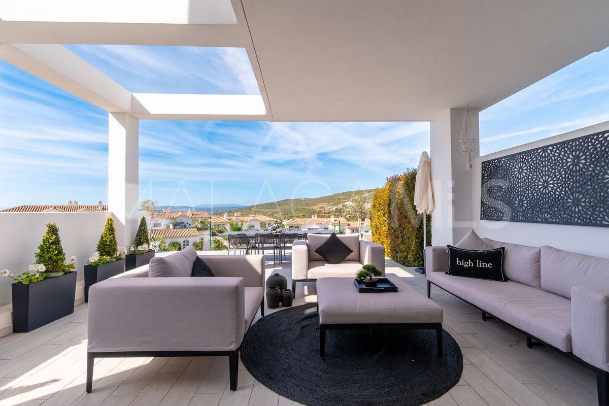 Buy villa with 3 bedrooms in Manilva