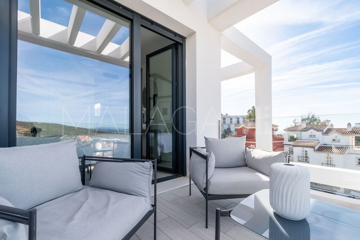 Buy villa with 3 bedrooms in Manilva