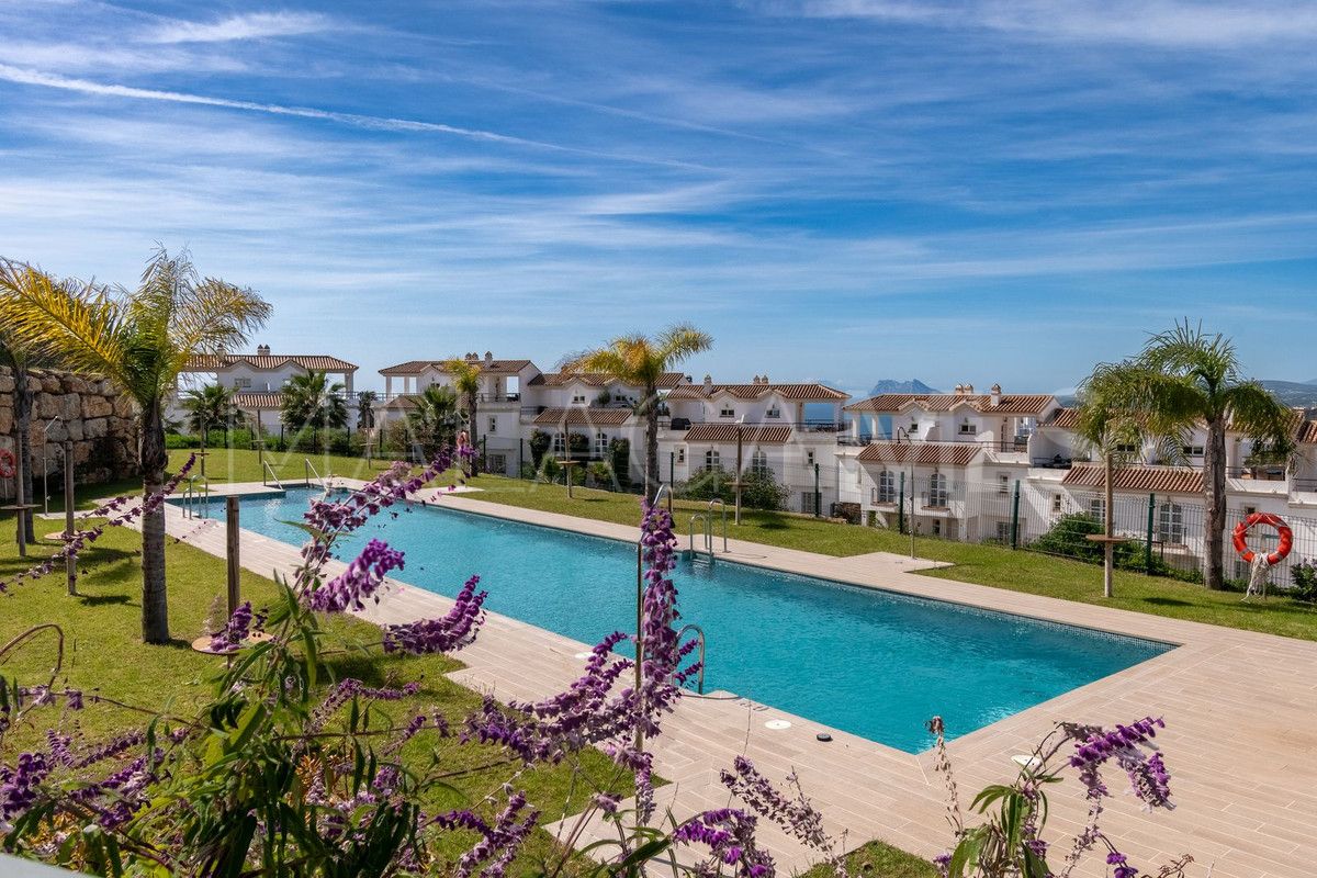 Buy villa with 3 bedrooms in Manilva