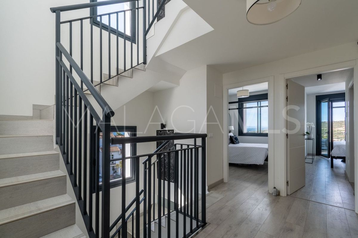 Buy villa with 3 bedrooms in Manilva