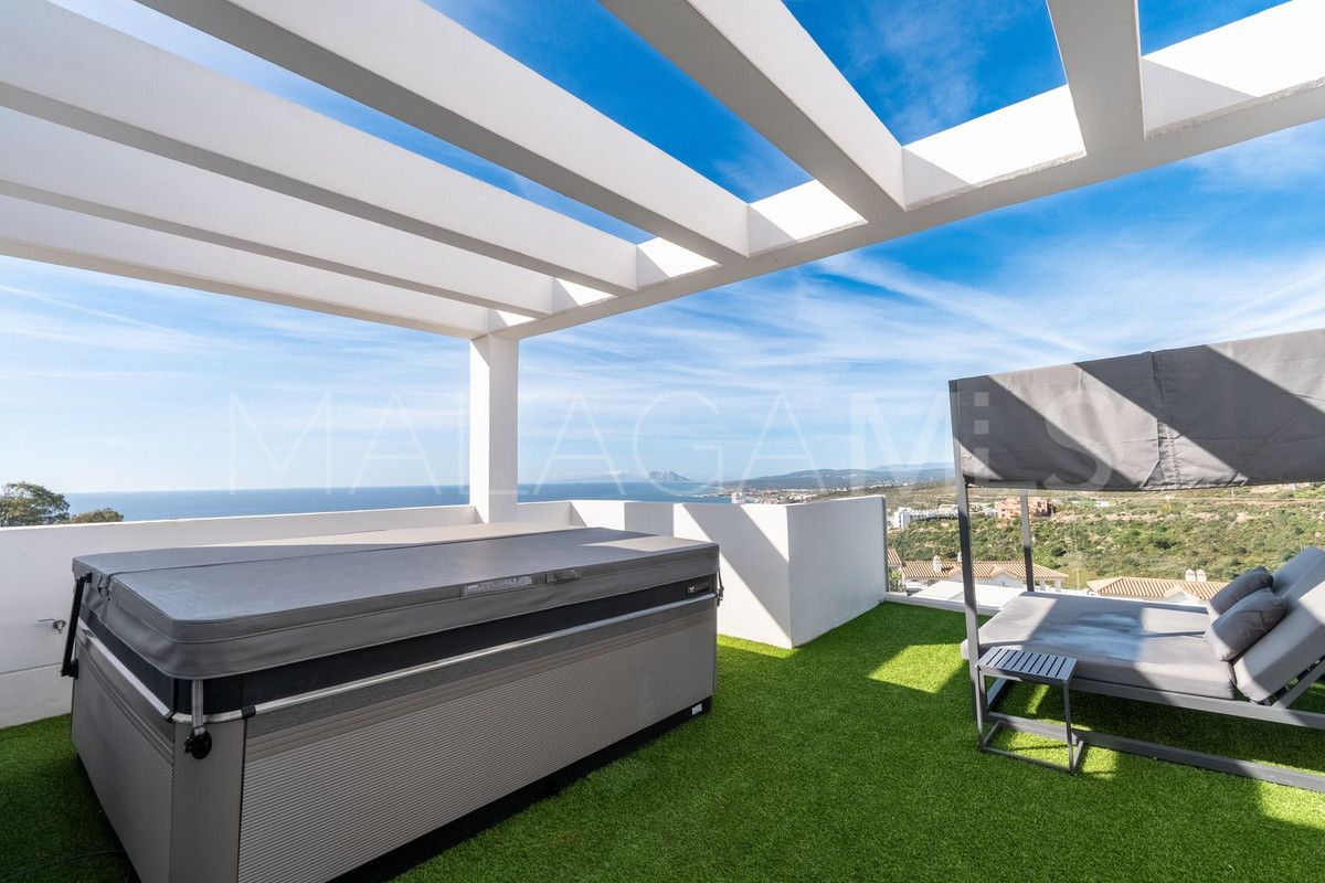 Buy villa with 3 bedrooms in Manilva