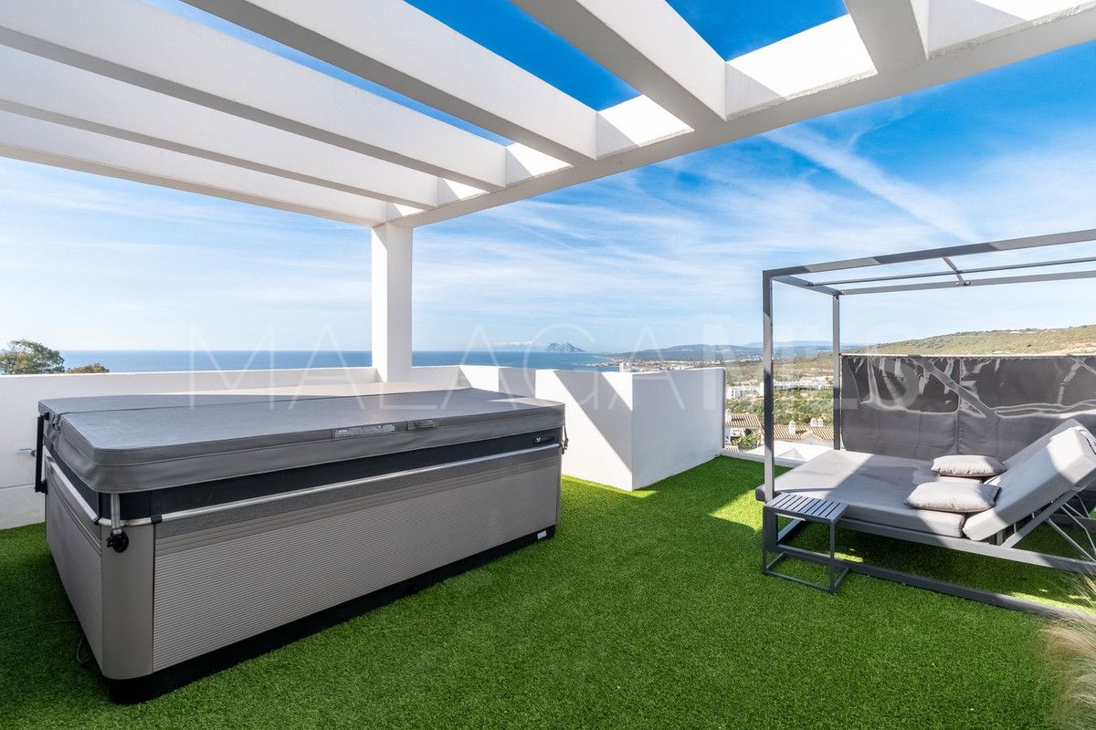 Buy villa with 3 bedrooms in Manilva