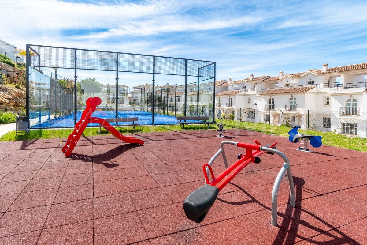 Buy villa with 3 bedrooms in Manilva