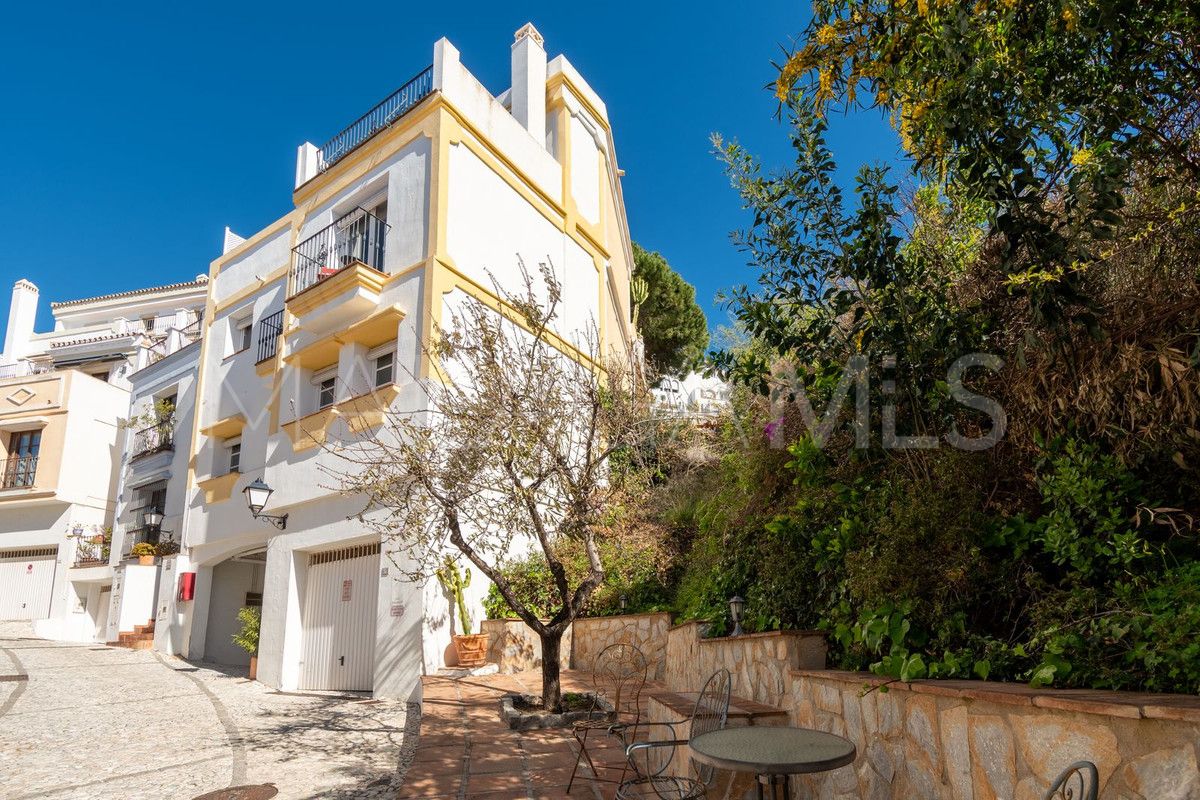 Town house for sale in La Heredia with 3 bedrooms