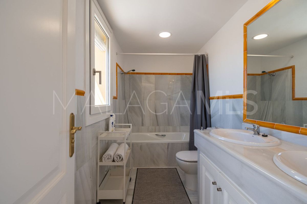 Town house for sale in La Heredia with 3 bedrooms