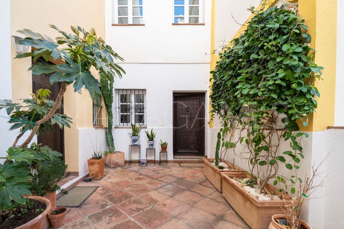 Town house for sale in La Heredia with 3 bedrooms
