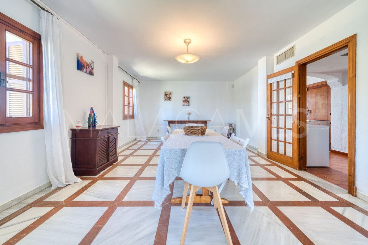 Villa with 5 bedrooms for sale in Estepona