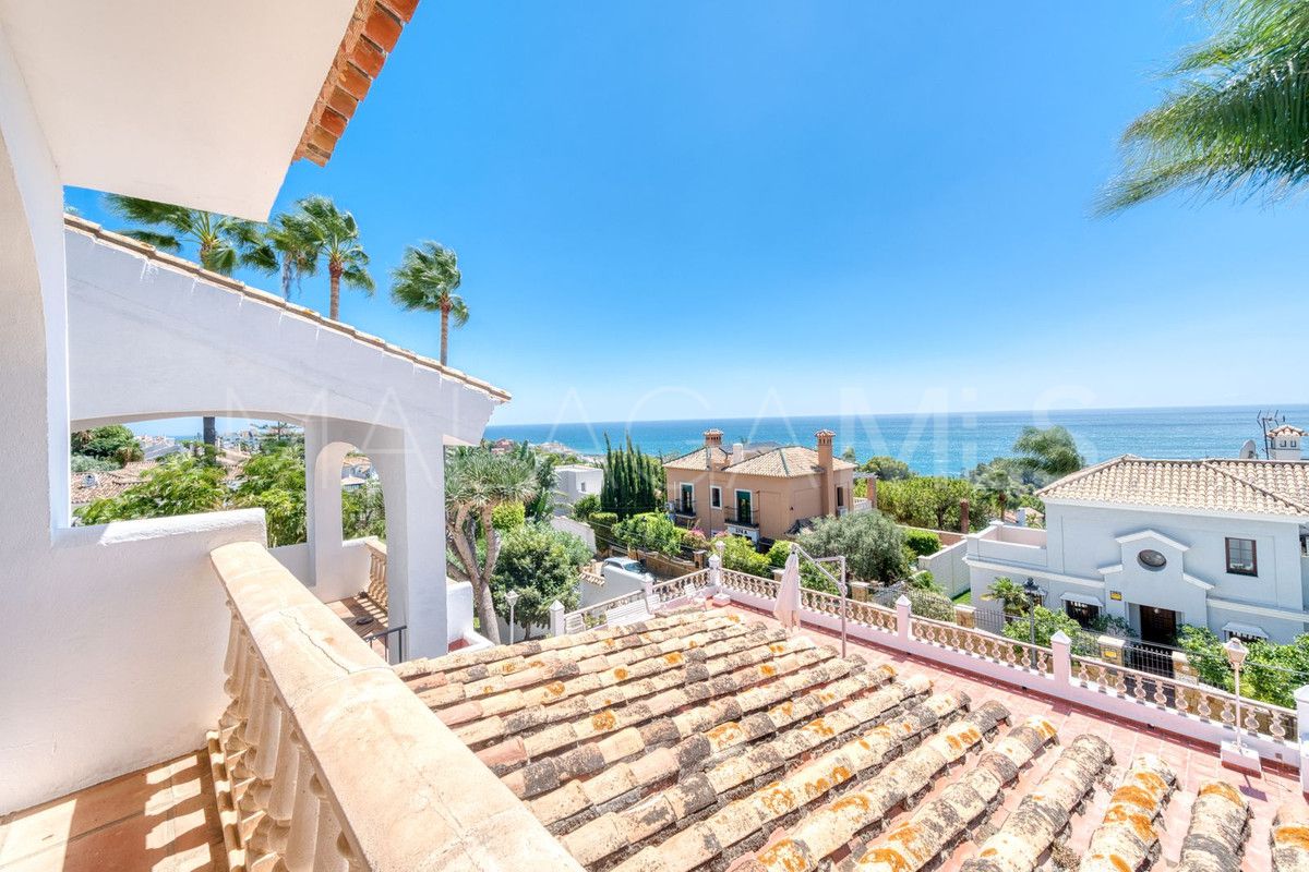 Villa with 5 bedrooms for sale in Estepona