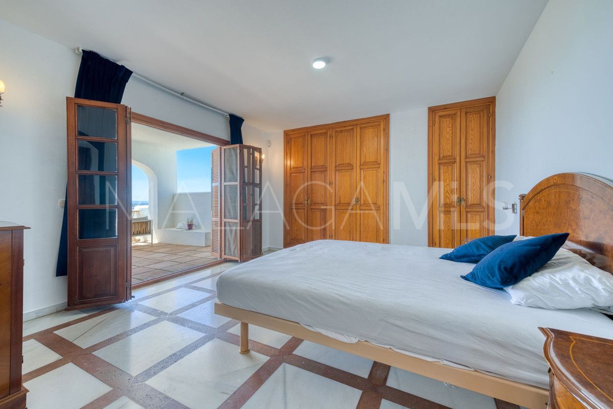 Villa with 5 bedrooms for sale in Estepona
