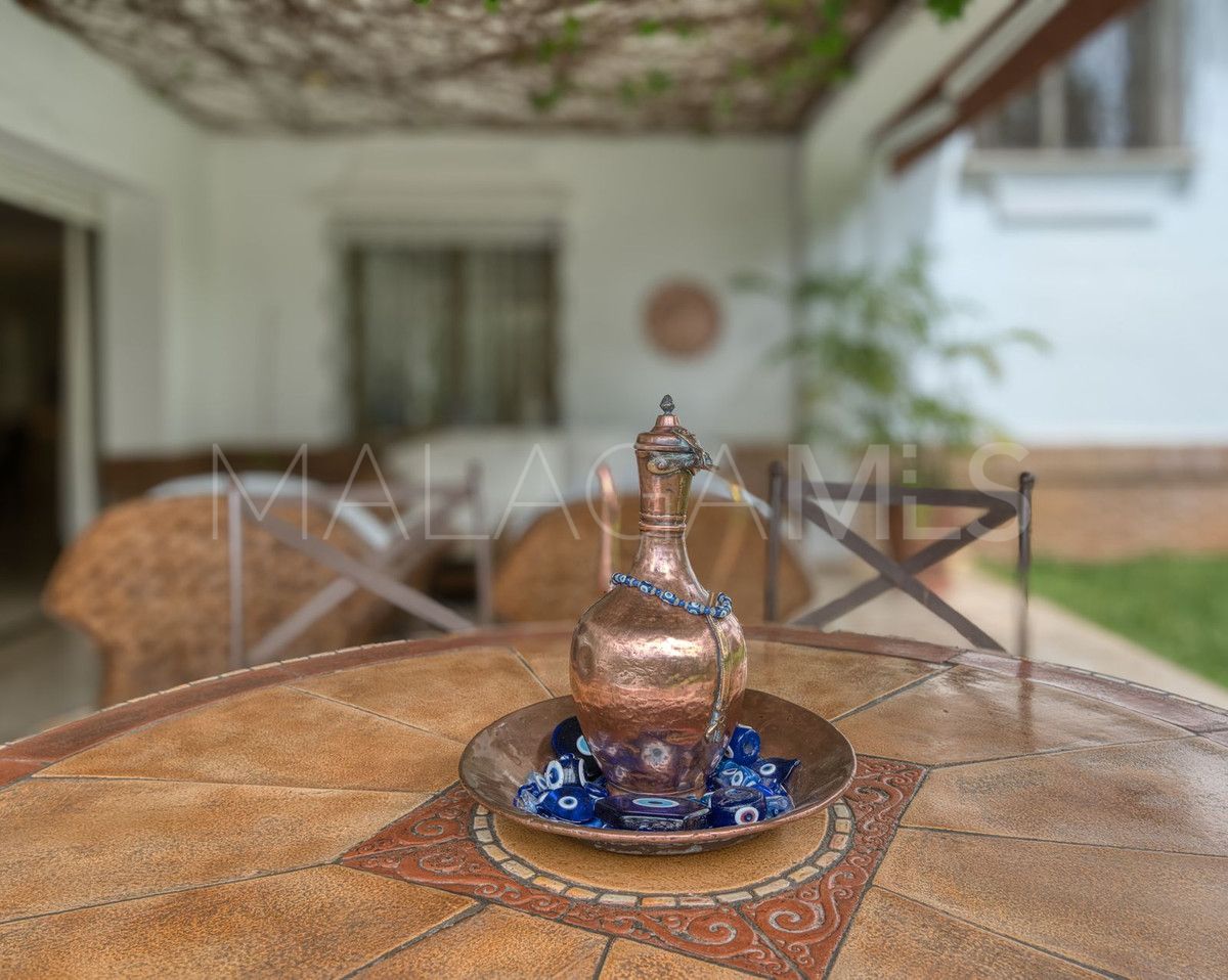Villa for sale in Los Monteros