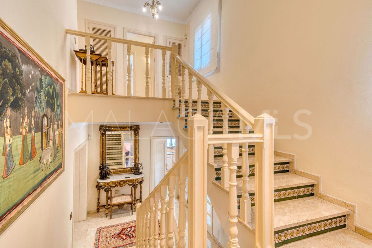 Villa for sale in Los Monteros