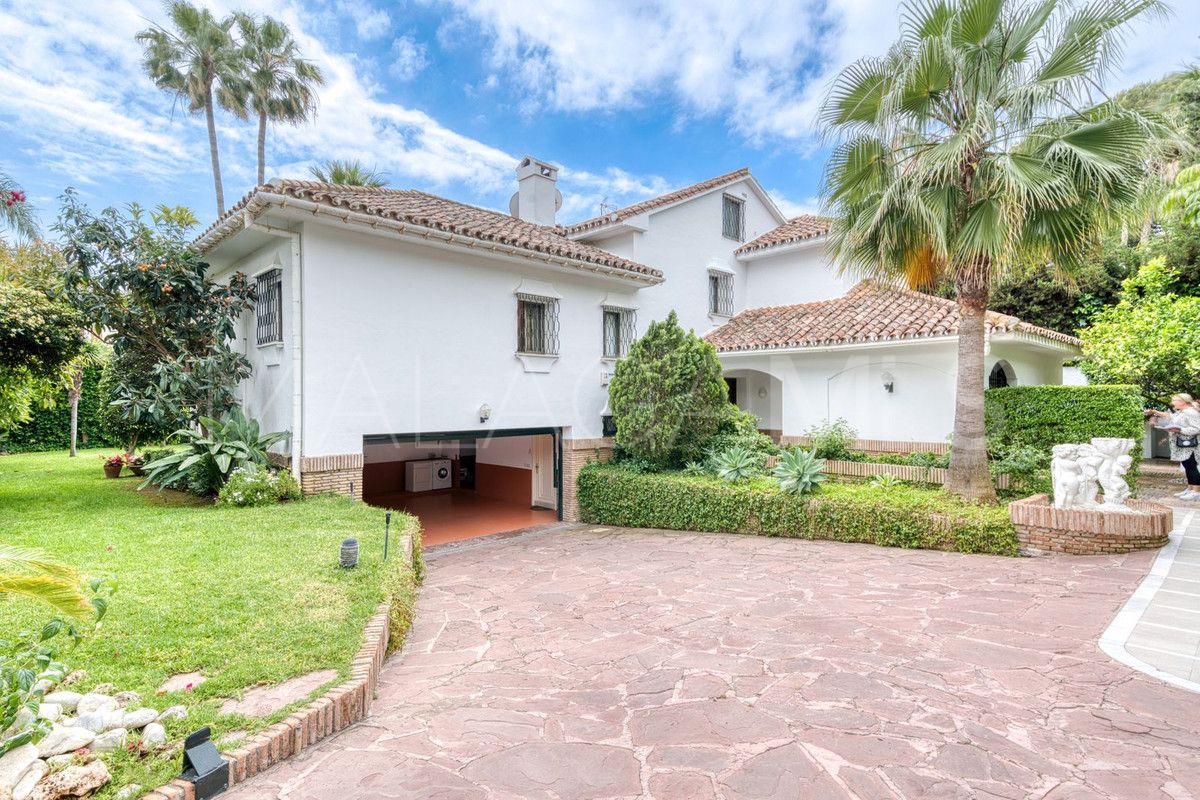 Villa for sale in Los Monteros