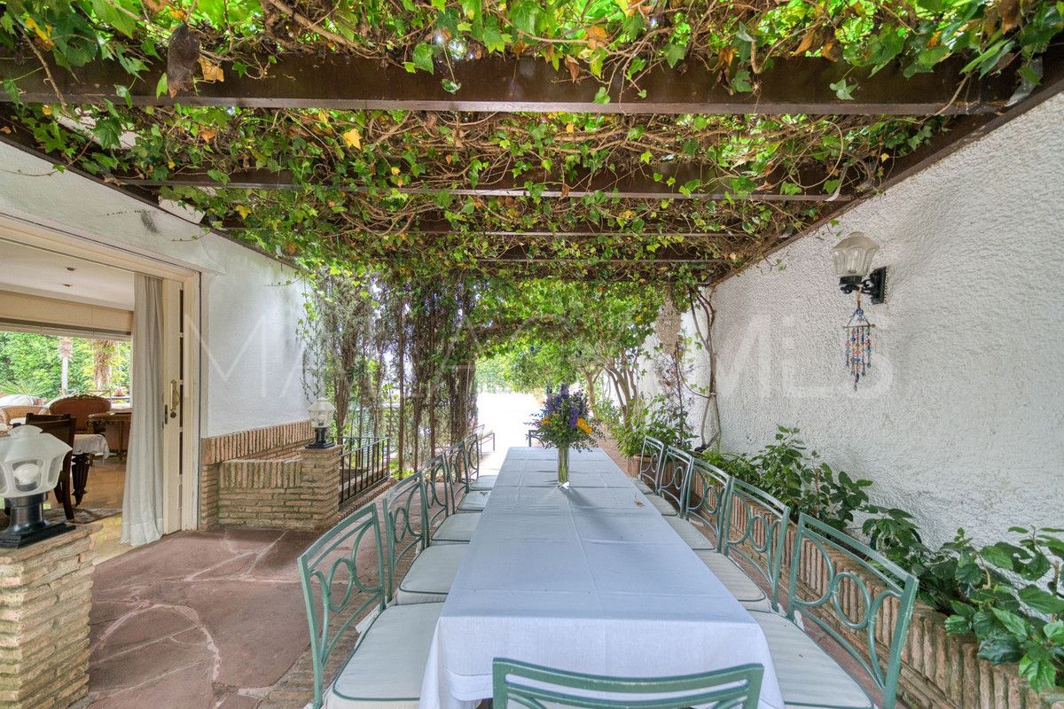 Villa for sale in Los Monteros