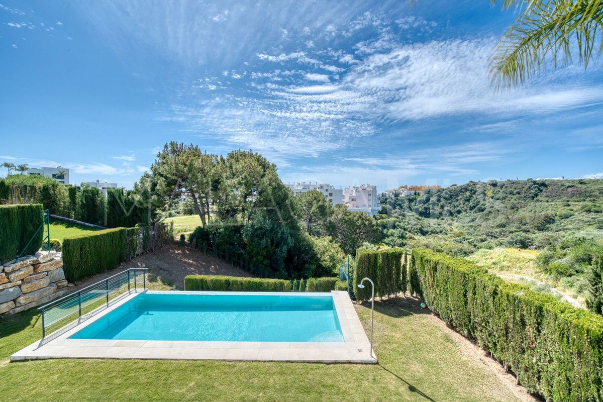 Villa for sale in Estepona