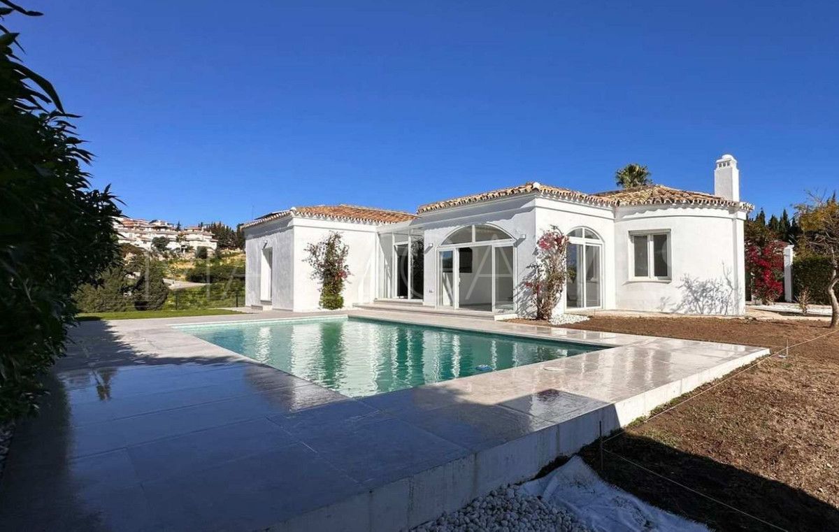Villa for sale in La Duquesa