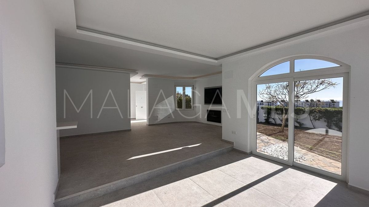 Villa for sale in La Duquesa