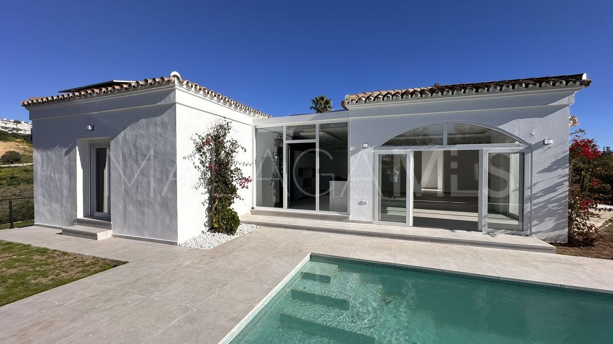 Villa for sale in La Duquesa