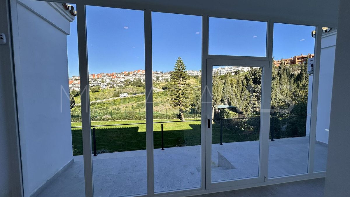 Villa for sale in La Duquesa