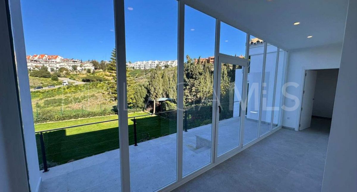 Villa for sale in La Duquesa