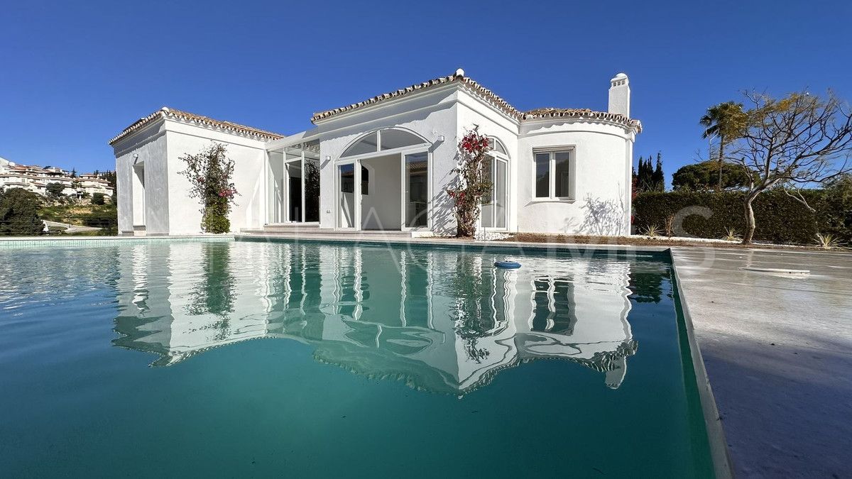 Villa for sale in La Duquesa