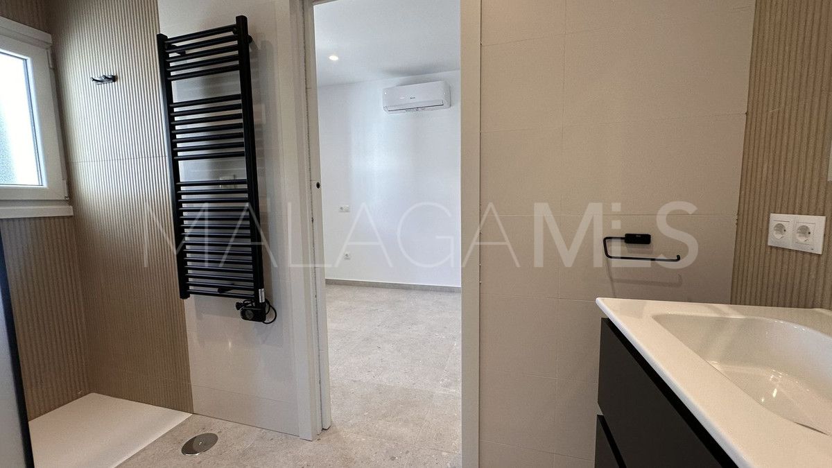 Villa for sale in La Duquesa