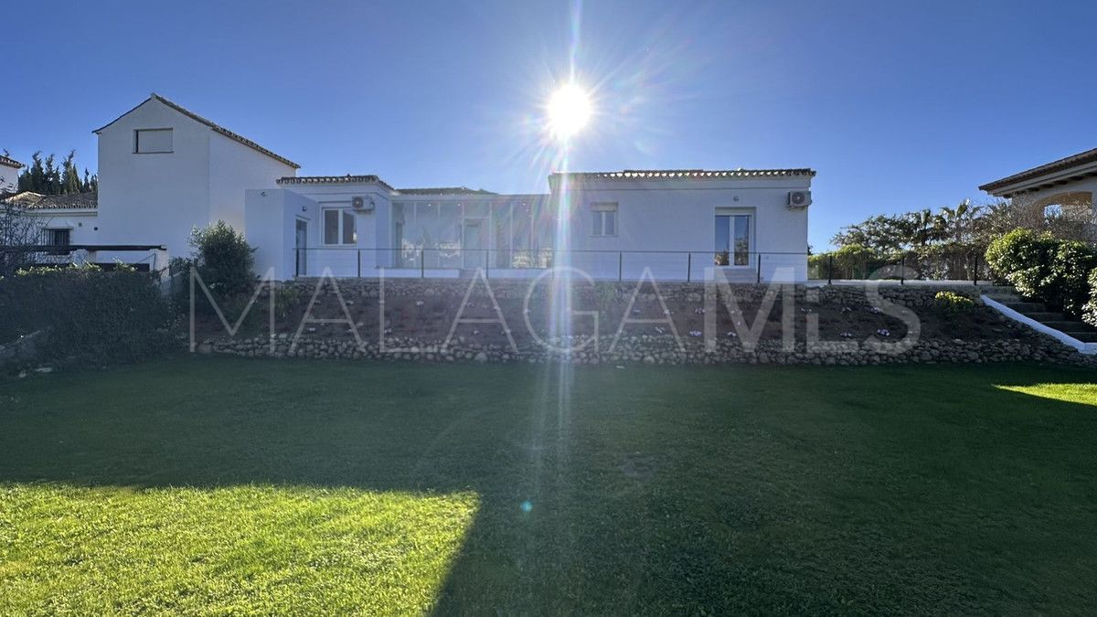 Villa for sale in La Duquesa