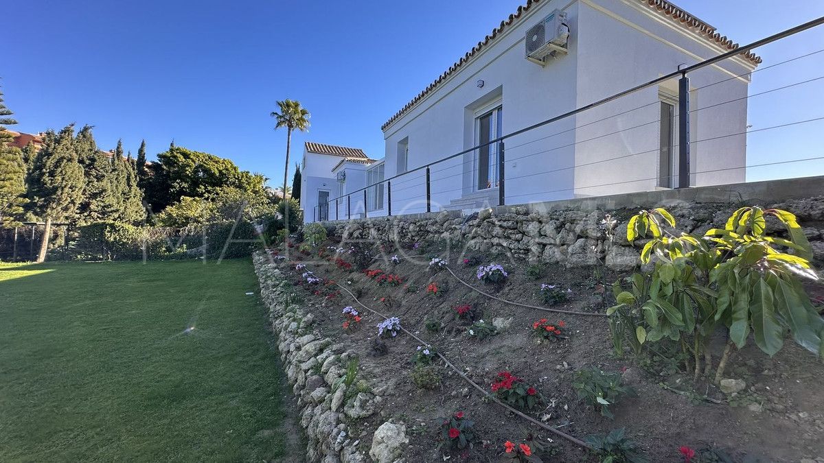 Villa for sale in La Duquesa