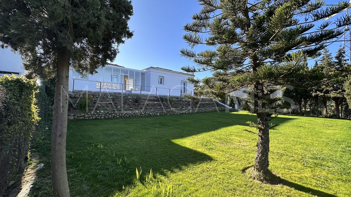 Villa for sale in La Duquesa