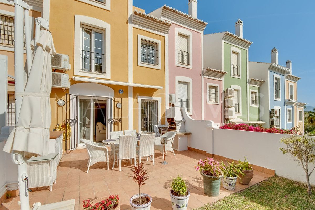 Radhus for sale in Casares Playa