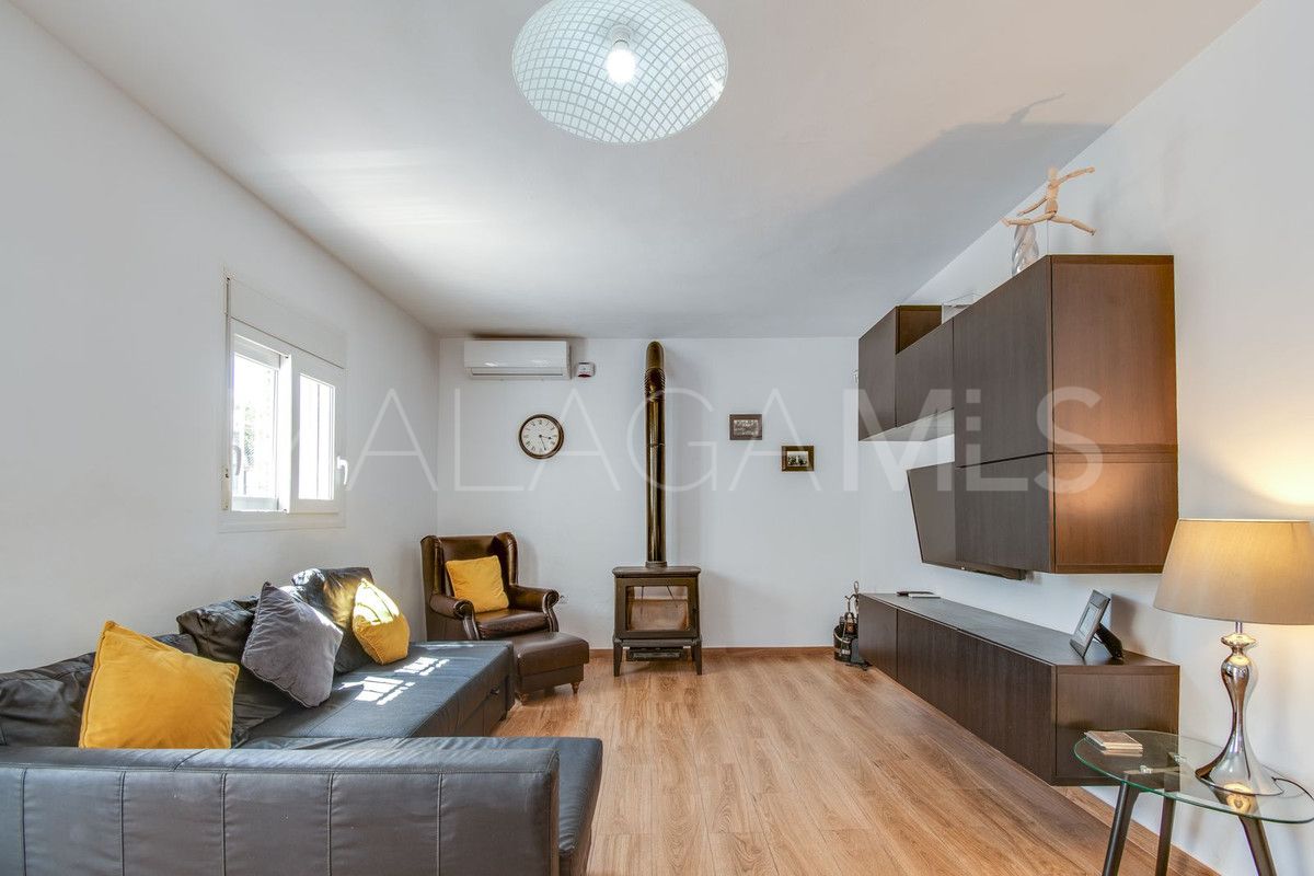 Villa for sale in Coin
