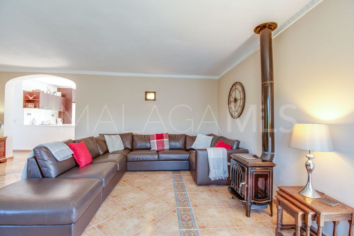 Villa for sale in Coin