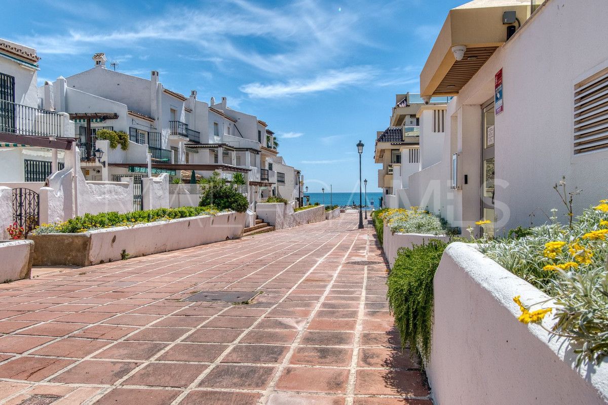 For sale La Duquesa ground floor apartment