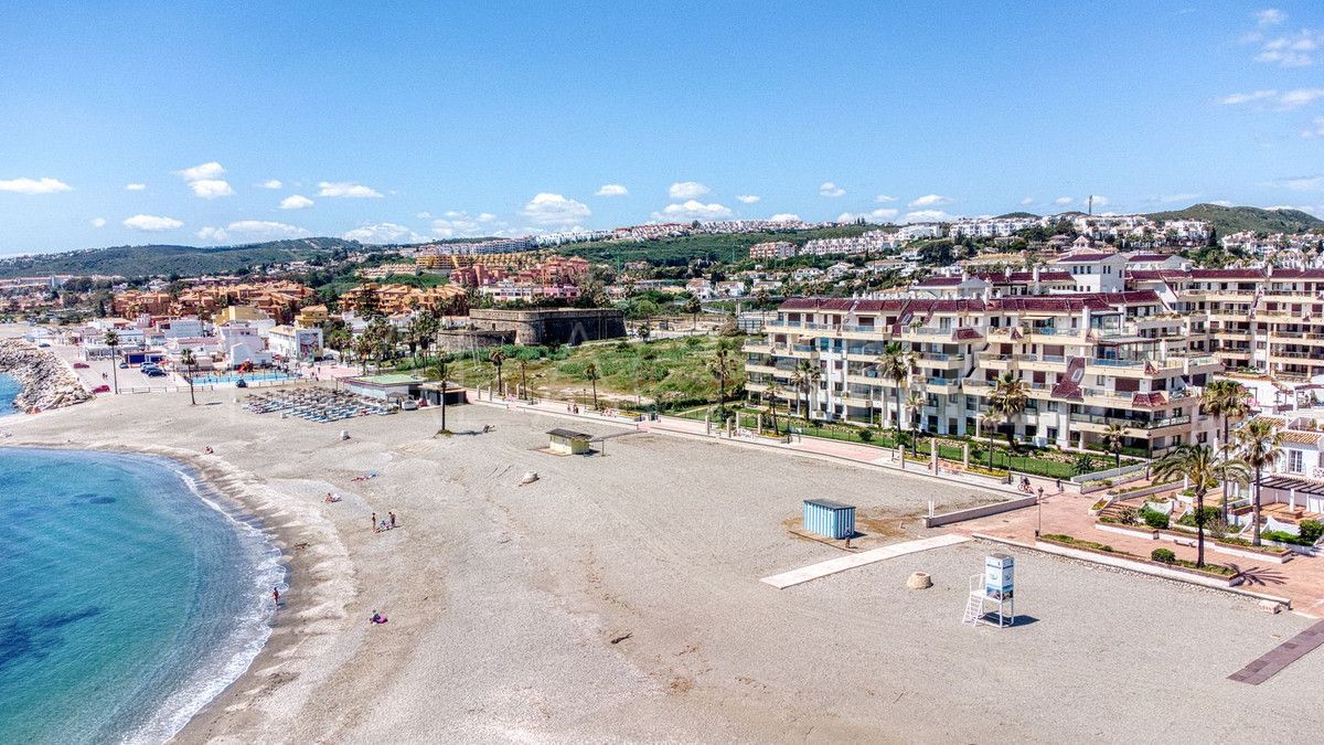 For sale La Duquesa ground floor apartment