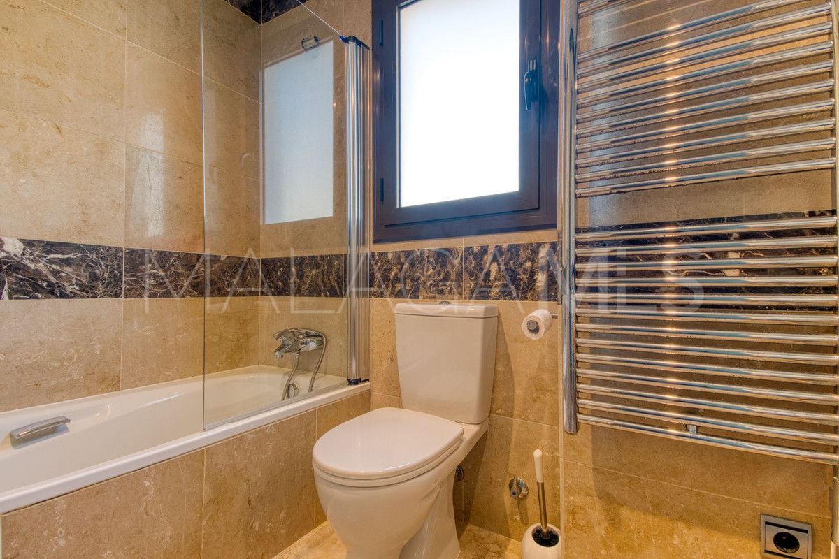 For sale La Duquesa ground floor apartment
