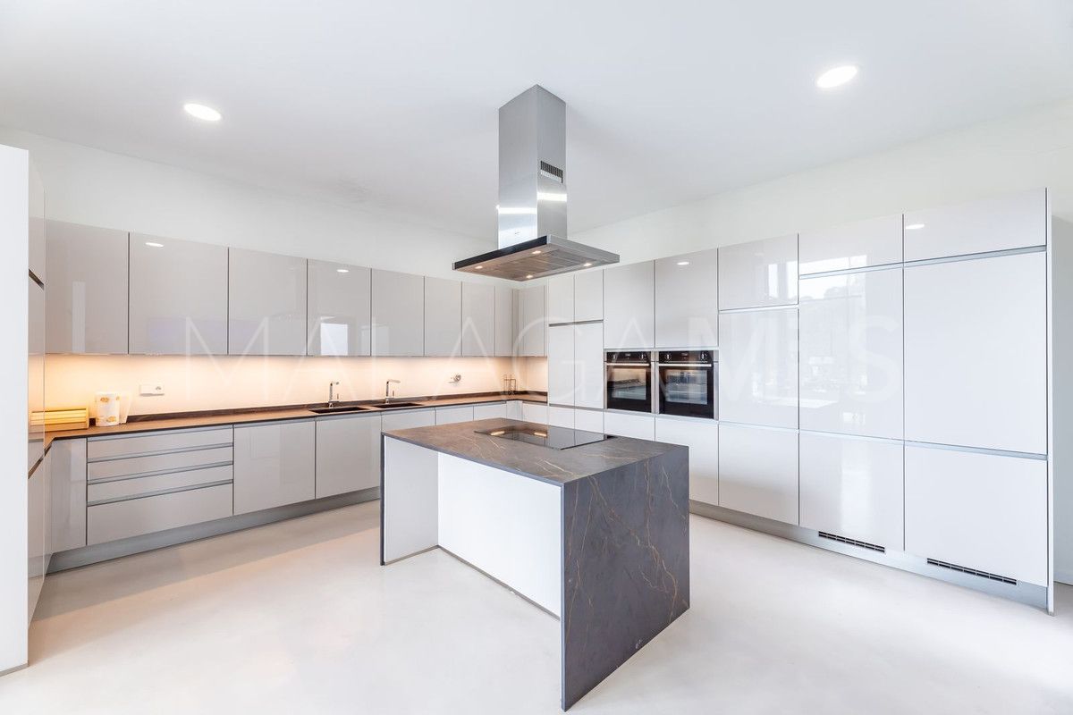 Villa de 6 bedrooms a la venta in Benahavis