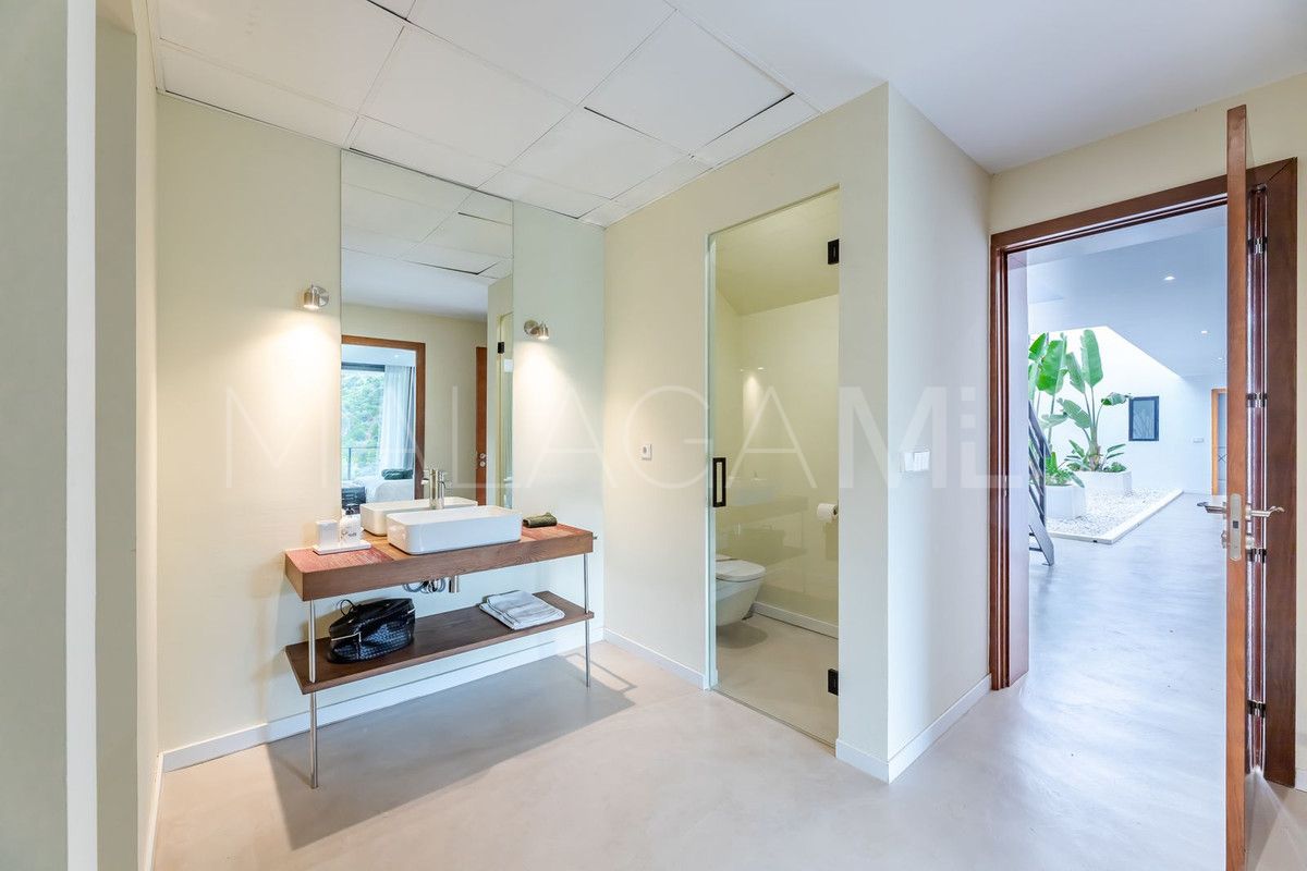 Villa de 6 bedrooms a la venta in Benahavis
