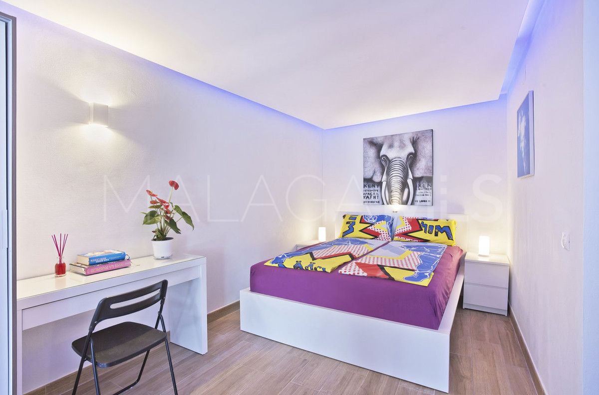 Villa for sale in Elviria