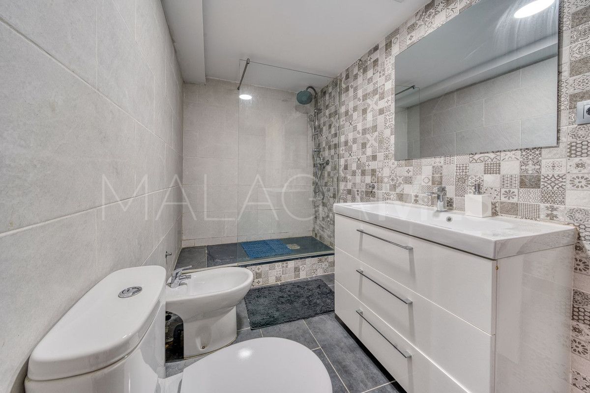 Villa for sale in Estepona