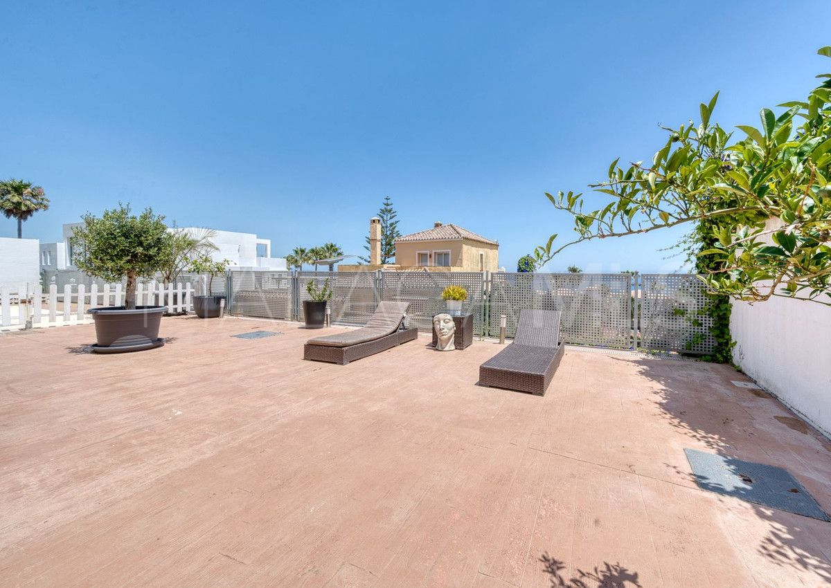 Villa for sale in Estepona